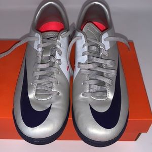 NIKE MERCURIAL VICTORY II TF